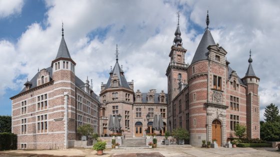 Kasteel van Ordingen in kransje van tophotels