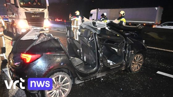 Vrachtwagen sleurt auto mee op autosnelweg: lange file op E17 in Kortrijk