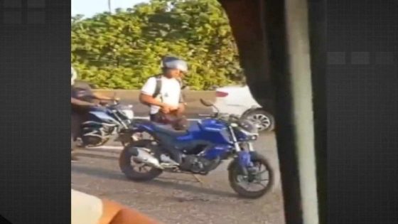 Motociclista devolve celular que furtou de agente morto; crime foi flagrado