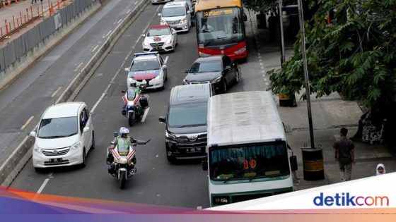 Kata Para Menteri Jika Diminta Pakai Transportasi Umum