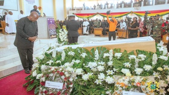 President John Mahama paying his last respects to the late Arnold Hudson Kobina Quainoo