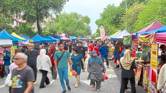 Ada pihak 'buat duit', raih untung besar hingga RM15,000 jual semula lot bazar Ramadan di KL - Berita