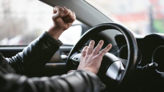 Voetganger steekt automobilist neer in Ruisbroek (Sint-Pieters-Leeuw)