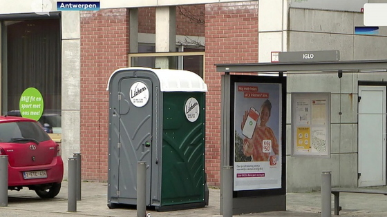 Alweer incident op beruchte route: groep jongeren schudt mobiel toilet heen en weer terwijl chauffeur De Lijn erin zit