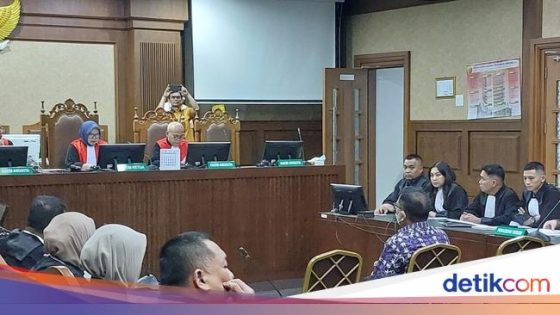 Jaksa Bongkar Siasat Zarof Ricar Makelar Kasus MA Raup Rp 915 M dalam 10 Tahun