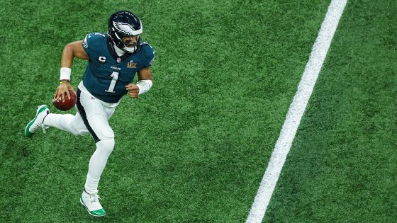 Jalen Hurts 1 of the Philadelphia Eagles scrambles against the Kansas City Chiefs during Super Bowl LIX at Caesars Superdome on February 09, 2025 in New Orleans, Louisiana.