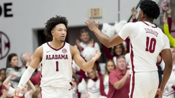 College basketball picks, schedule: Predictions for Alabama vs. Arkansas and more Top 25 games on Saturday