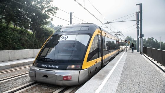 Mulher atropelada pelo metro interrompe circulação entre estações João de Deus e D. João II