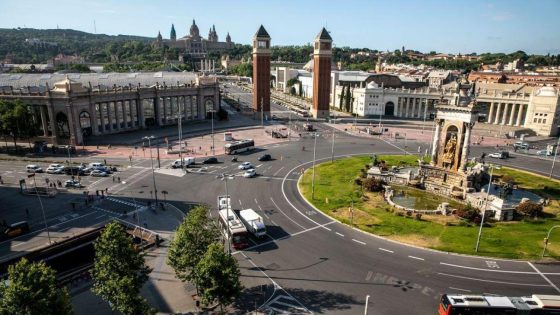 renovació de la plaça d'Espanya i l'avinguda Maria Cristina i nou eix de vianants