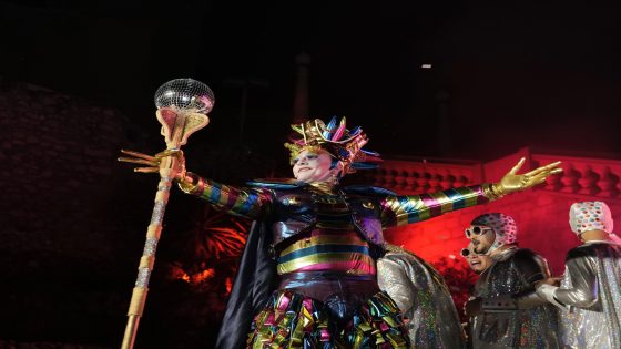 Sa Majestat  Vergala Totarreus Partyhard Carnestoltes I es proclama rei de la festa perpètua — Festes