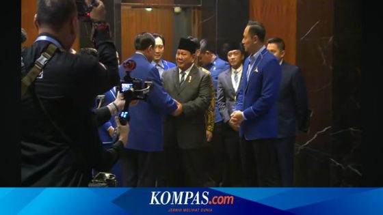 Yang Melihat Indonesia Gelap Itu Siapa?