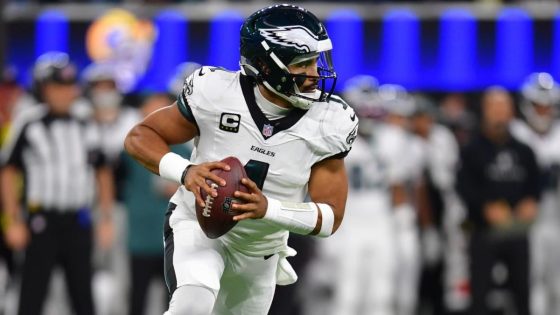 2025 Super Bowl score prediction, Eagles vs. Chiefs picks: Model releases exact score from 10,000 simulations