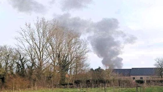 Brand in batterijloods: gemeente vraagt om ramen en deuren gesloten te houden (Boutersem)