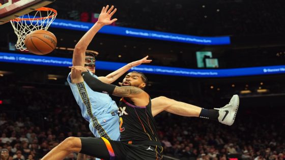 How many points did Zach Edey score tonight? Grizzlies vs Suns box score