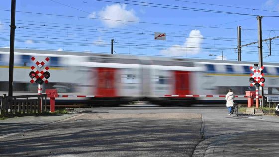 Spooroverweg Zonhoven afgesloten nadat bovenleiding wordt beschadigd - Het Belang van Limburg