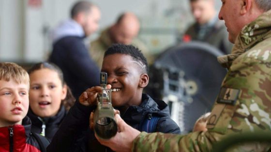 750 jongeren op jobdag Kleine-Brogel: “Ja, ik vind Defensie nodig in deze tijd” - Het Belang van Limburg