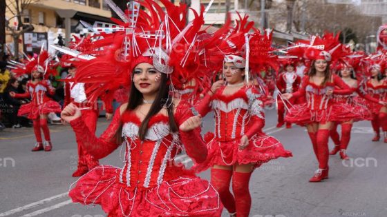 La rua de Carnestoltes omple Platja d’Aro amb 77 colles participants de 15 municipis gironins - ACN