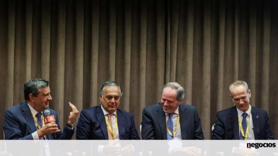 “Degradante”, “desilusão”, “não aceito”. Banqueiros não poupam críticas à crise - Banca & Finanças