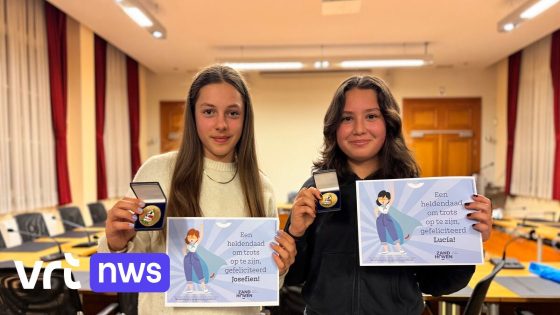 "Josefien en Lucía zijn helden": Gouden medaille voor meisjes (13) die man in Zoersel hebben gered van verdrinkingsdood