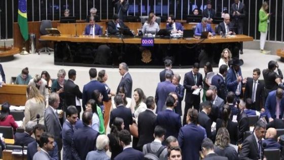 Câmara aprova projeto que 'ressuscita' R$ 4,6 bi em emendas