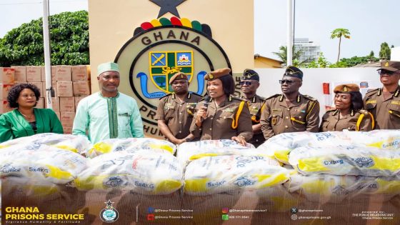 Interior Minister supports Prisons Service with food items