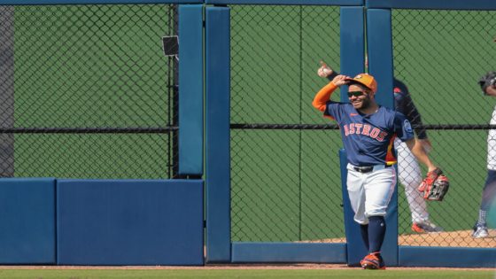 Jose Altuve Will Open Season In Left Field