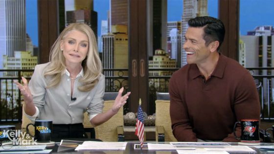 Kelly Ripa Recalls Awkward Run-in with Husband Mark Consuelos’ Ex-Girlfriend