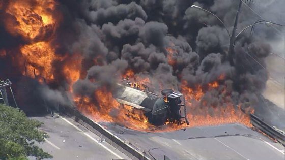 Caminhão-tanque pega fogo na Dutra - G1