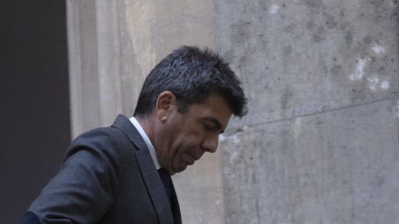 Mazón rebutja declarar per la dana i troba refugi en el PP