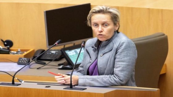 Minister De Ridder: “De Lijn zal in juli inefficiënte lijnen schrappen in heel Vlaanderen”