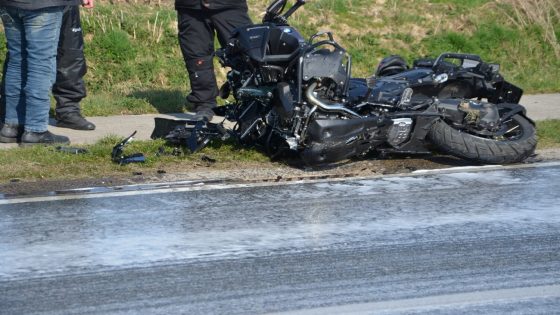 Motor tegen auto in Brakel - Parike