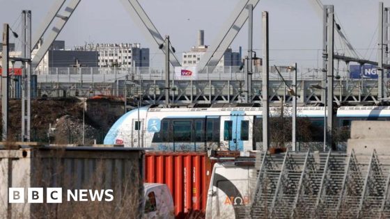 Paris train services resume slowly after WW2 bomb defused