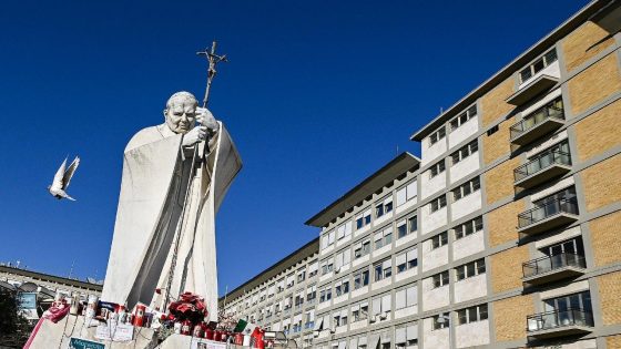 Pope slept well overnight after two respiratory insufficiencies