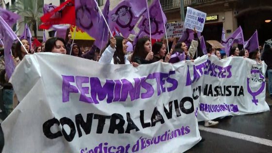 manifestació estudiants pel 8-M a Barcelona directe