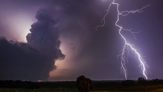 Severe storm outbreak could unleash hurricane-force wind gusts, strong tornadoes