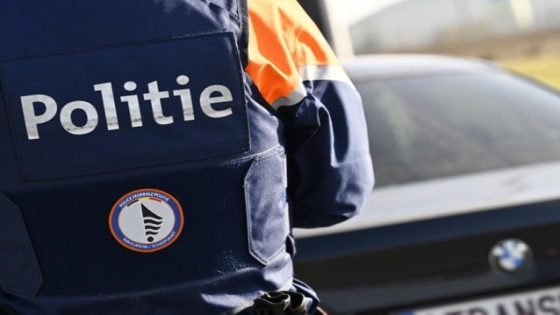 Vrouw (46) in Grobbendonk opgepakt na foltering van man, liefst 60 verwaarloosde honden in haar woning aangetroffen (Binnenland)