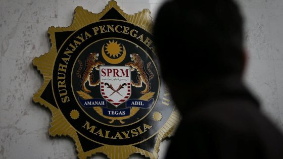 Siasatan kes PM-9: SPRM sahkan sita wang tunai RM170 juta, 16kg jongkong emas RM7 juta - Harian Metro