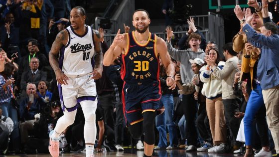 Steph Curry reaches 4,000 career 3-pointers in Kings-Warriors