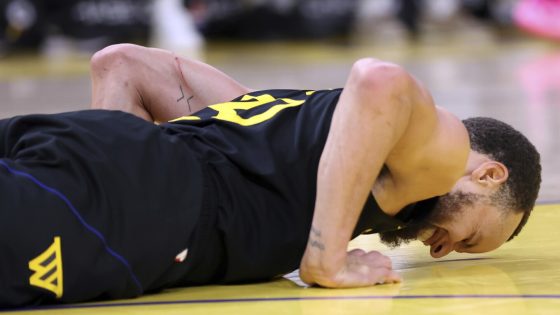 Stephen Curry will miss the start of the Warriors road trip with a pelvic contusion