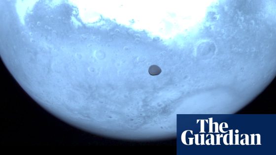 Passing probe captures images of mysterious Mars moon | Mars