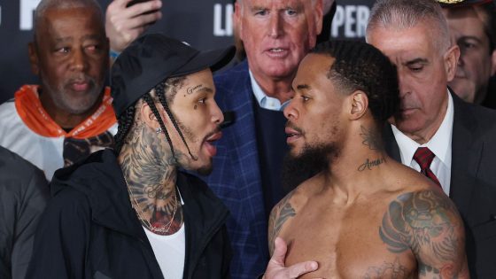 Tank vs. Roach Results: Live updates of the undercard and main event