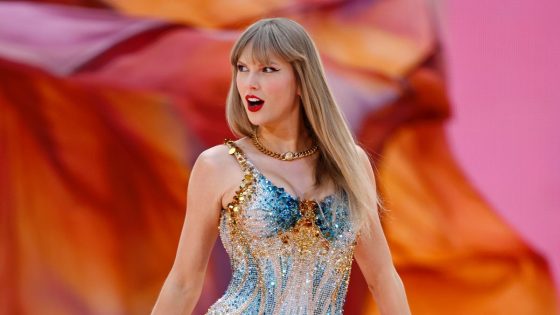 Taylor Swift will have a performance at iHeartRadio Music Awards