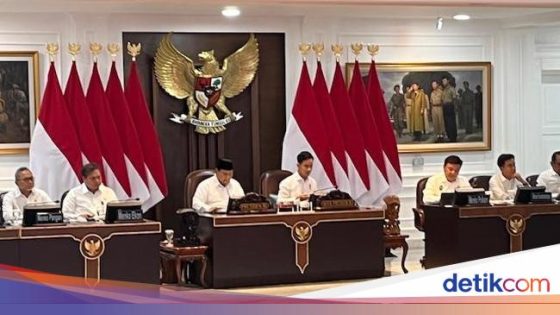 Segini THR & Gaji ke-13 buat Prabowo, Gibran, Menteri, hingga Anggota DPR