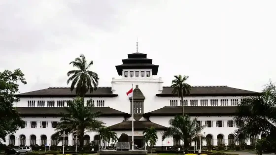 Wapres RI Gibran Kunjungi Sekolah Al-Madinah, Bupati Bogor Sambut Hangat