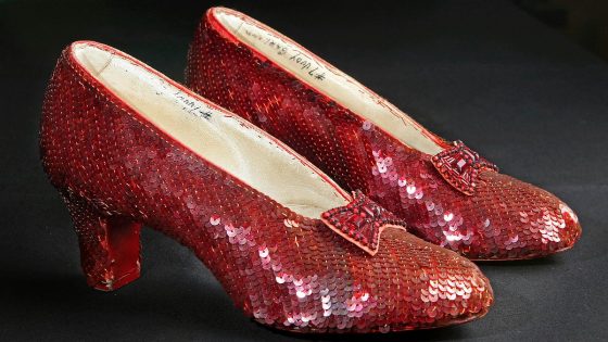 Fallen Minnesota man linked to stolen Wizard of Oz ruby slippers found dead.