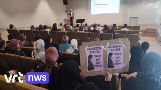 Oost-Vlaanderen voert hoofddoekenverbod in op provinciale scholen 