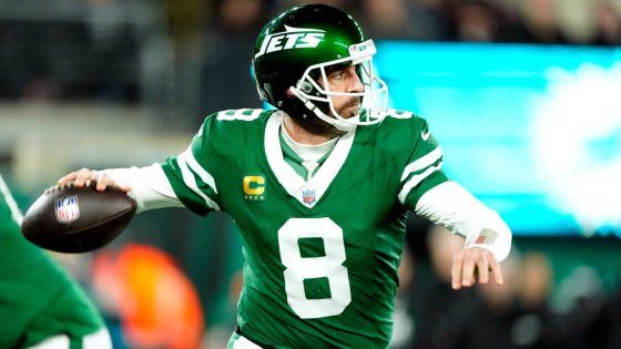Aaron Rodgers drops a hint that he'll be heading for Pittsburgh