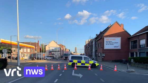 Antwerpsesteenweg in Mechelen verzakt door ondergronds waterlek: weg mogelijk nog enkele dagen afgesloten