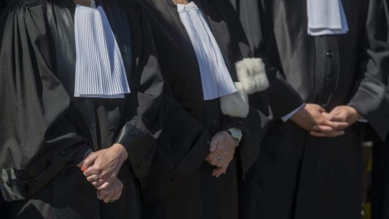 Magistraat die examenvragen lekte, smeekt hem niet te ontslaan - De Standaard