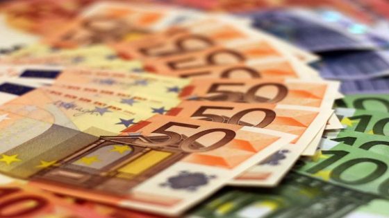 Goed uitkijken welk geld je krijgt: Op deze plek doen valse eurobiljetten de ronde